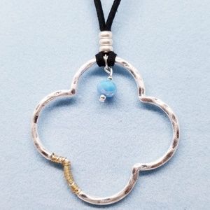 Quatrefoil wire wrapped adjustable necklace
